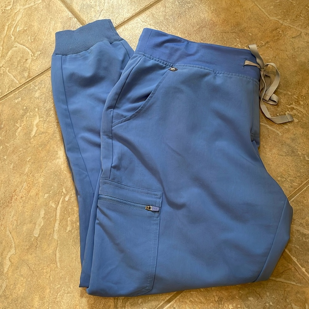 Figs Zamora celi blue jogger scrub pants.